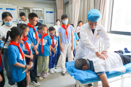 合肥华安脑科医院携手儿童义工团举办&ldquo;浓情迎端午 香囊寄安康&rdquo;公益活动